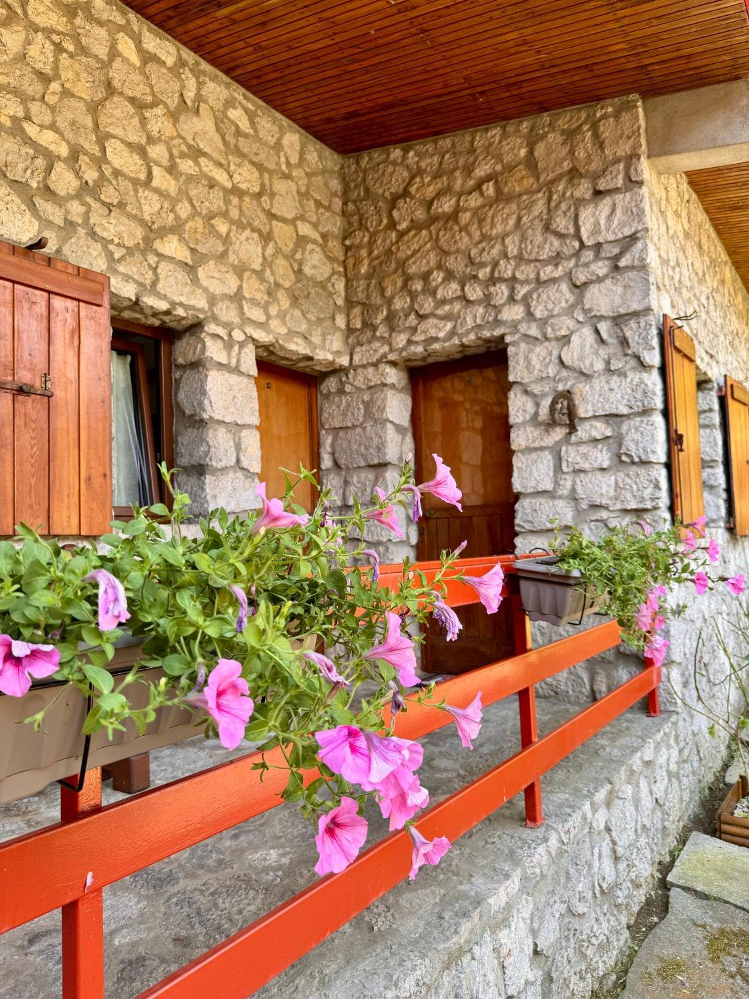 Villa Drago Chalet Oltre il Colle Екстериор снимка